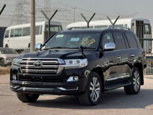 🚘 Toyota Land Cruiser V8 Petrol | Black / Black 2020