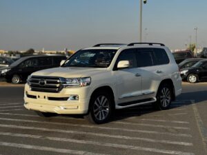 👉 Toyota Land Cruiser URJ202 | White | 2020 | Diesel